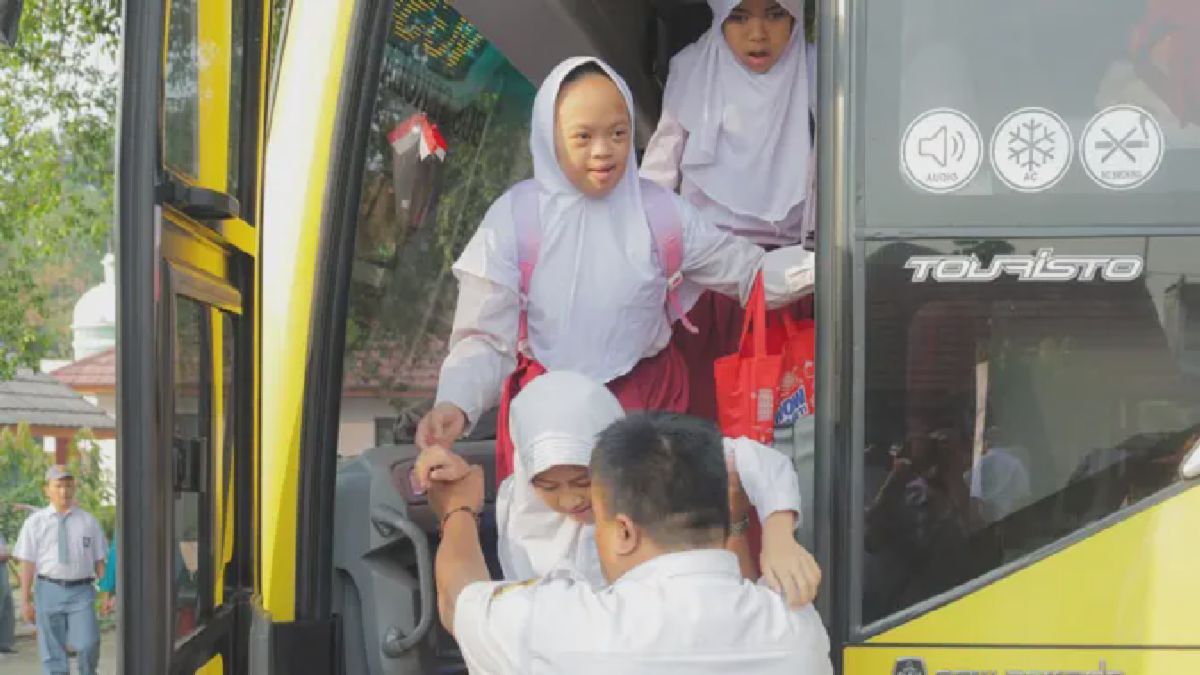 Pemerintah Kota Tangerang Selatan (Pemkot Tangsel) resmi meluncurkan program bus sekolah gratis