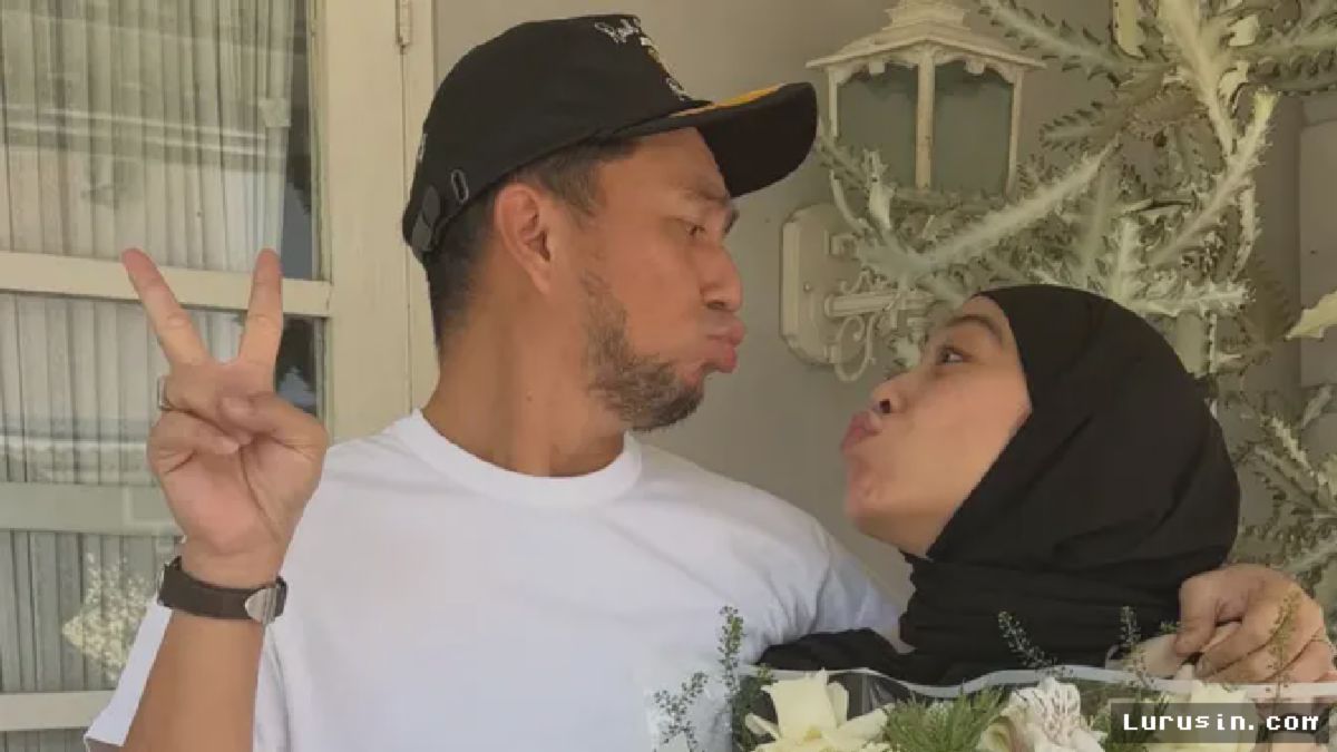 Ananda Omesh dan Dian Ayu Lestari Rayakan 14 Tahun Pernikahan