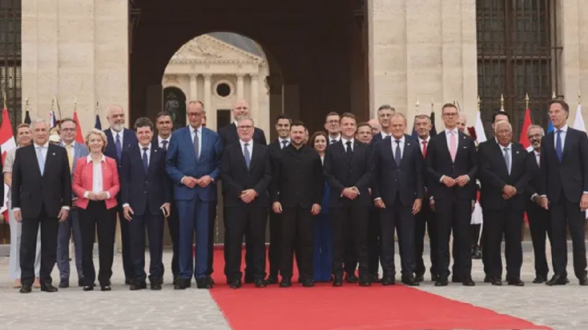 Macron dan Zelenskyy Pimpin Pertemuan Koalisi Sukarela di Paris