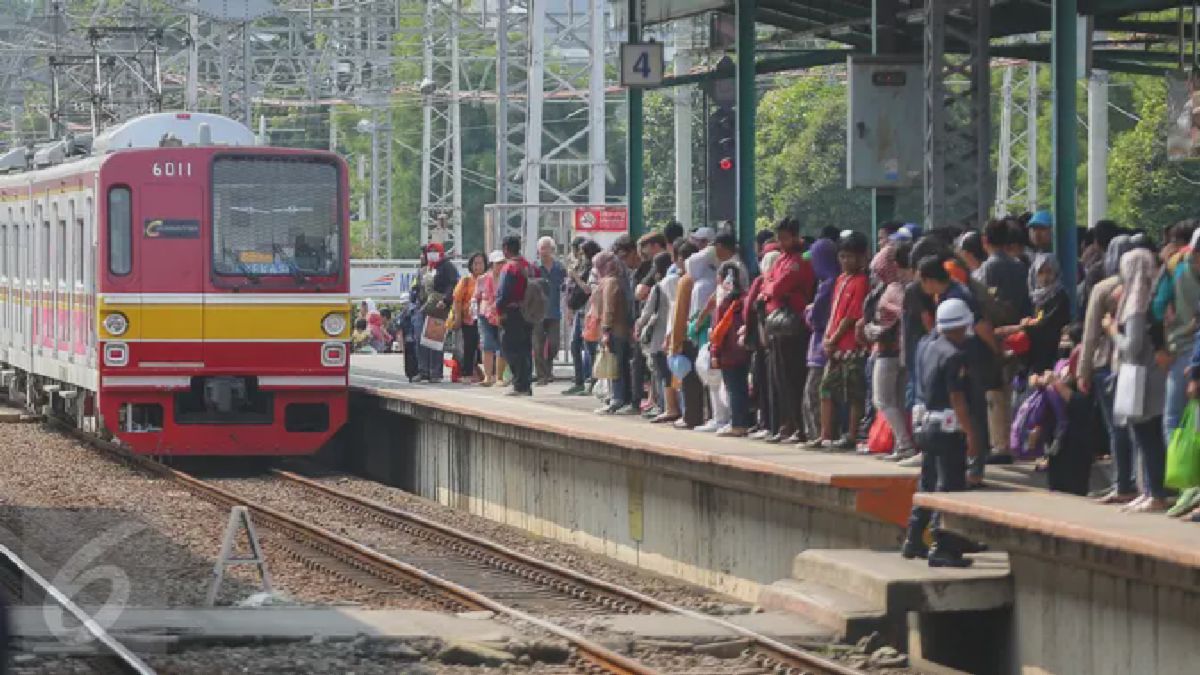Lonjakan 70% Penumpang KRL di Manggarai Saat Nyepi