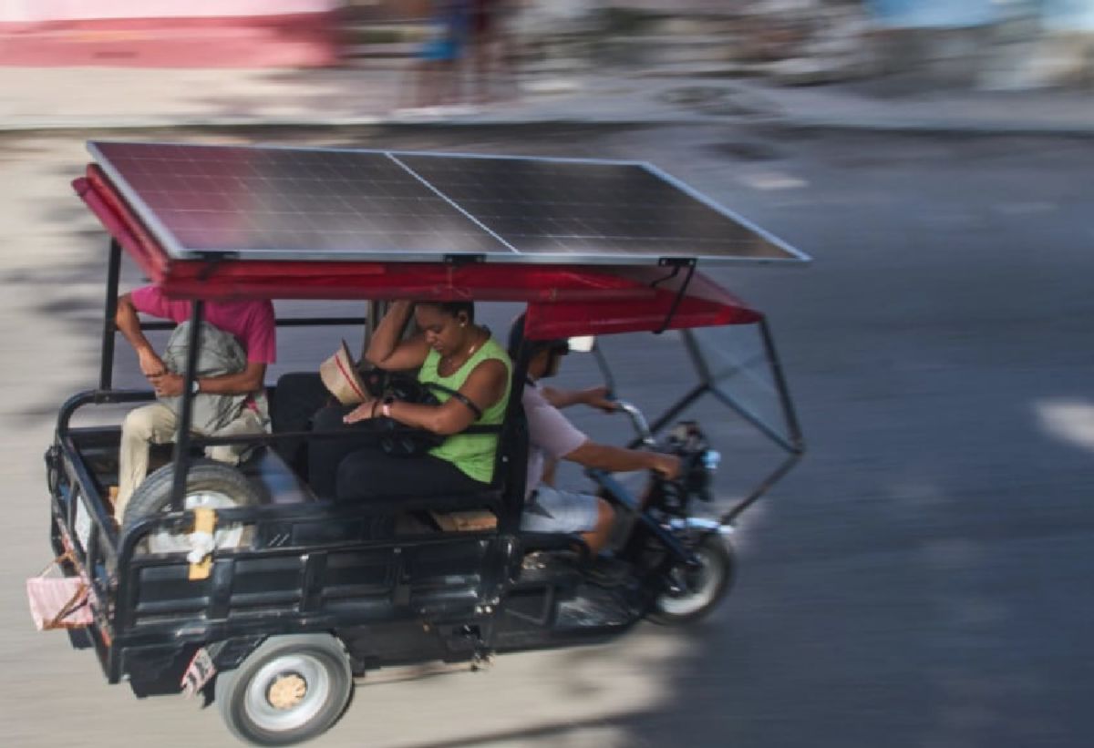 Becak Tenaga Surya Selamatkan Warga Kuba dari Krisis Listrik Berkepanjangan