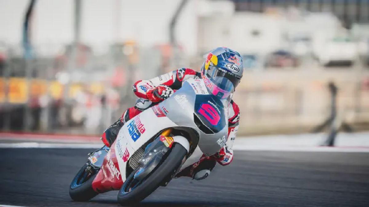Veda Ega Tempel Ketat Barisan Depan Kualifikasi Moto3 Austin