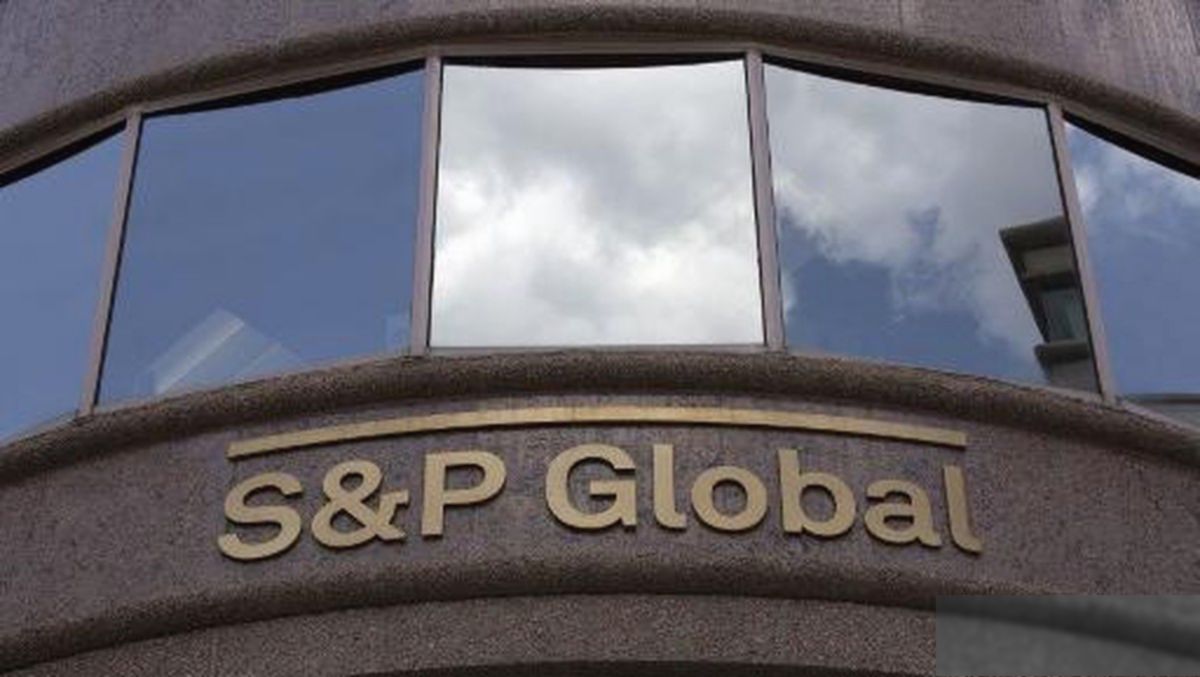 S&P Ramal Rupiah Tembus Rp17.700 per Dolar AS di 2026