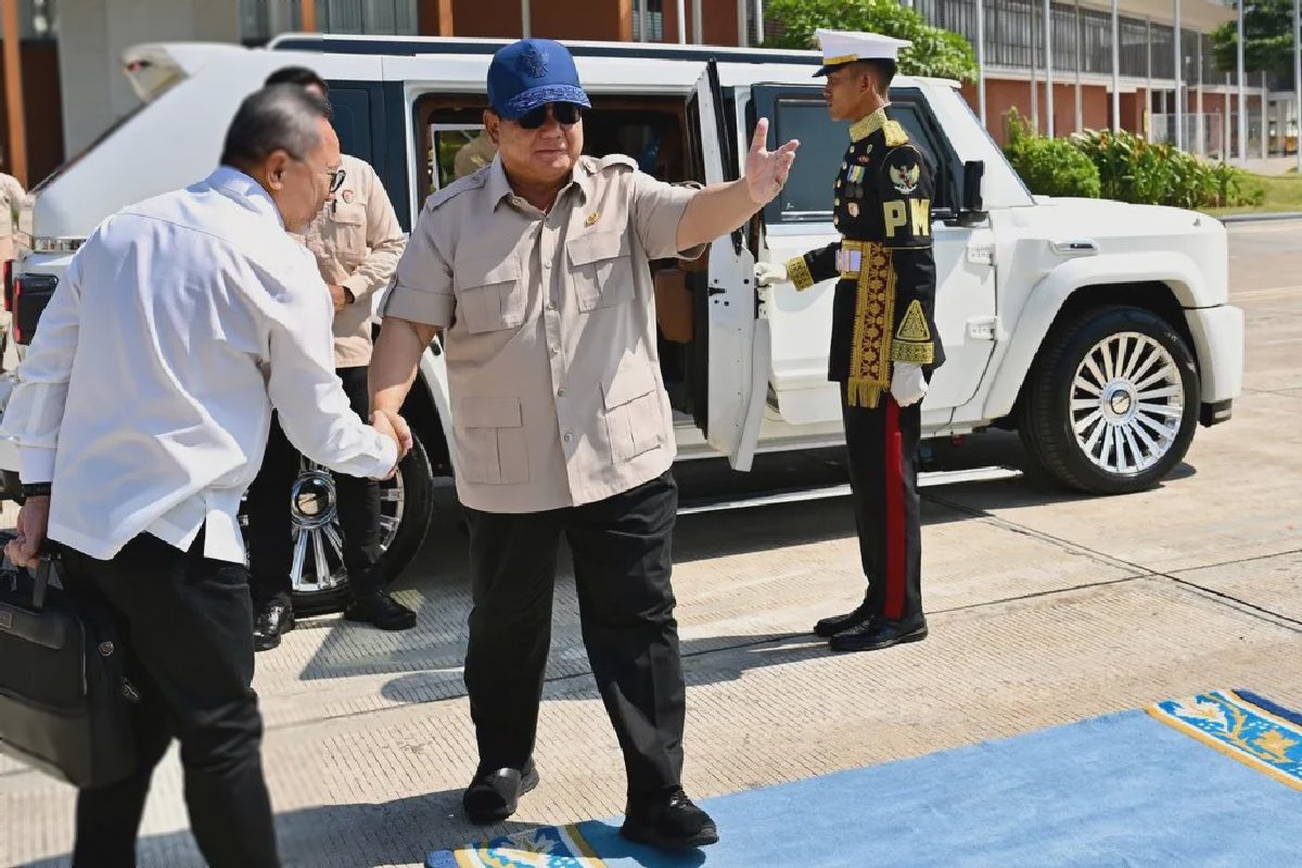Prabowo Beri Akses TNI-Polri Awasi Dapur MBG, Ingatkan Jangan Disalahgunakan
