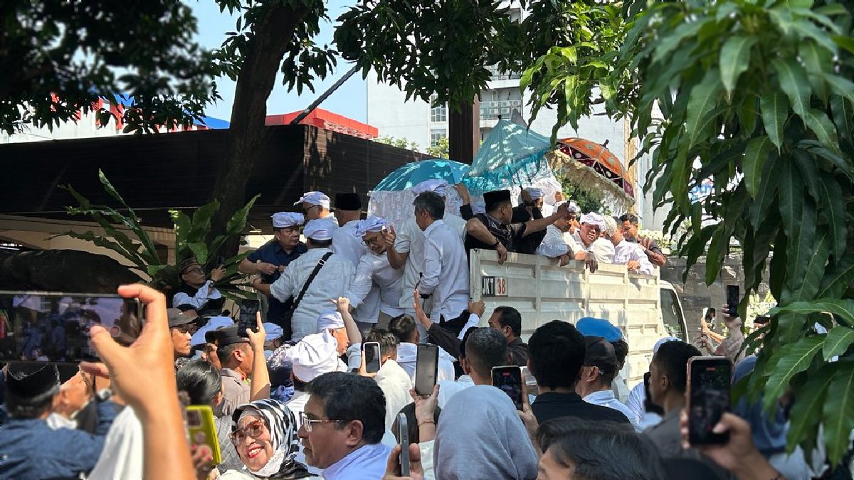 Negara Terima Jenazah Rachmat Gobel, Dimakamkan Secara Militer di TMP Kalibata
