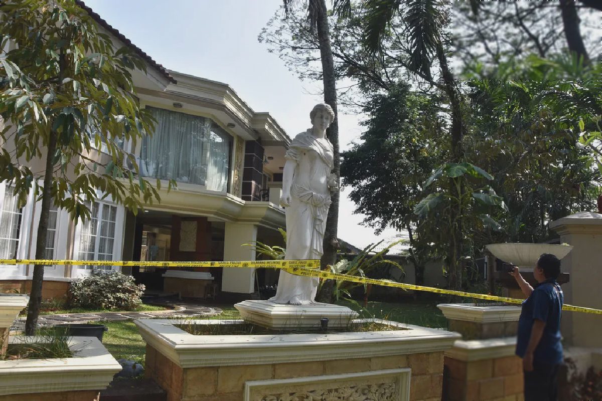 Polri Selidiki Foto Jampidsus di Rumah Mewah Sentul