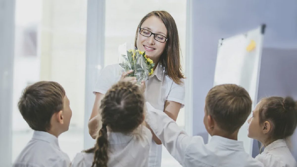 Ragam Ucapan Menyentuh untuk Wali Kelas Baru