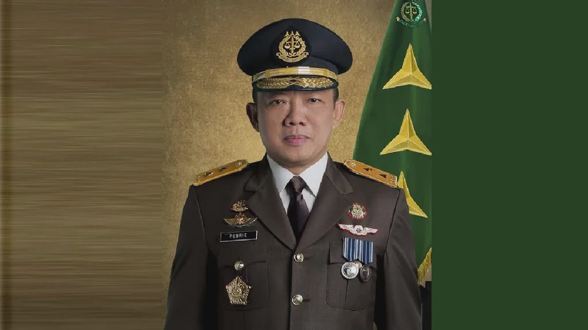 Eks Jampidsus Febrie Hadapi Tersangka Korupsi dan Sanksi Etik