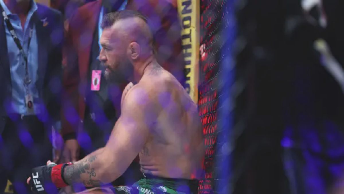 Las Vegas — McGregor Kalah TKO dari Holloway Akibat Cedera Kaki