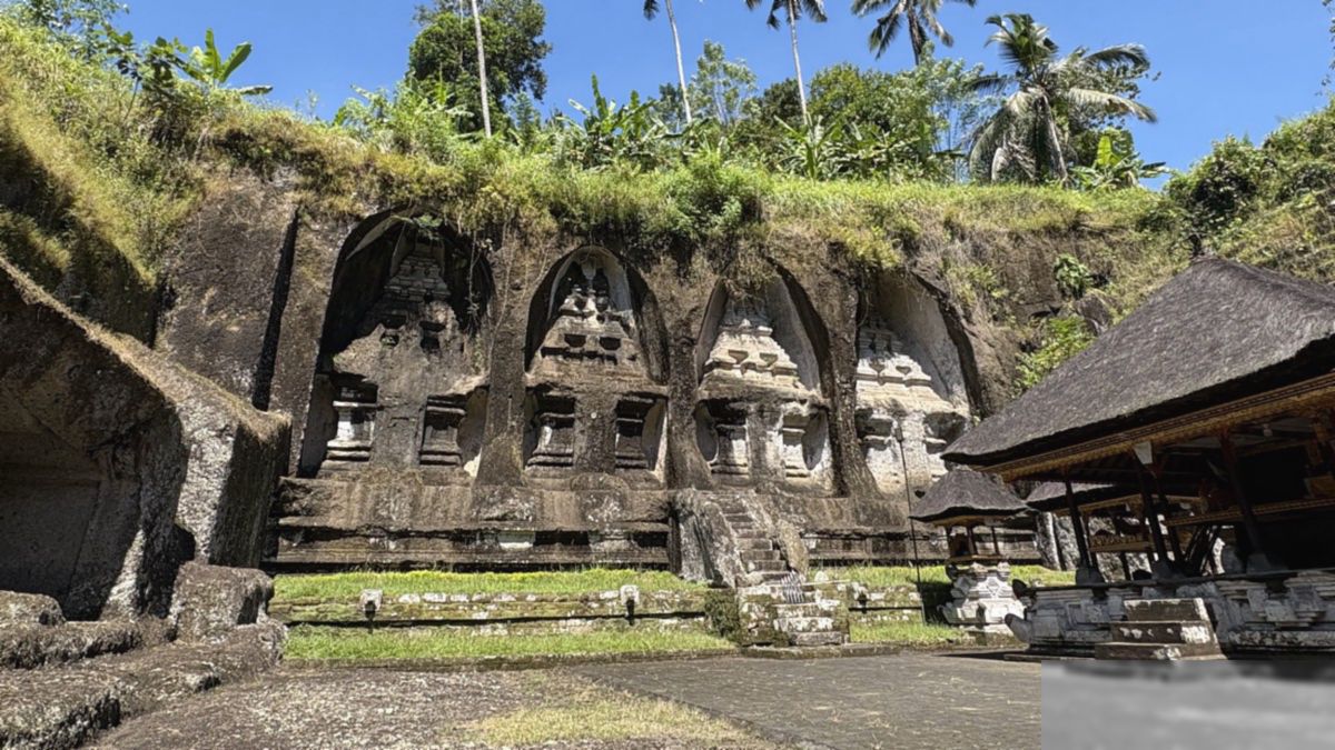 Eka Tjipta dan Mochtar Riady Gemar Ziarah ke Gunung Kawi