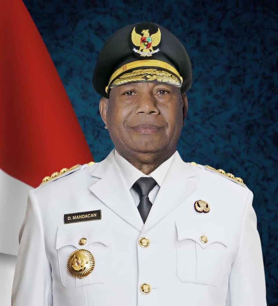 Dominggus Mandacan: Profil dan Kinerja Gubernur Papua Barat